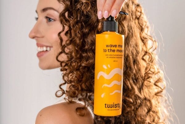 Овлажняващ балсам за къдрава коса с алое вера, млечна киселина и пантенол Twisty